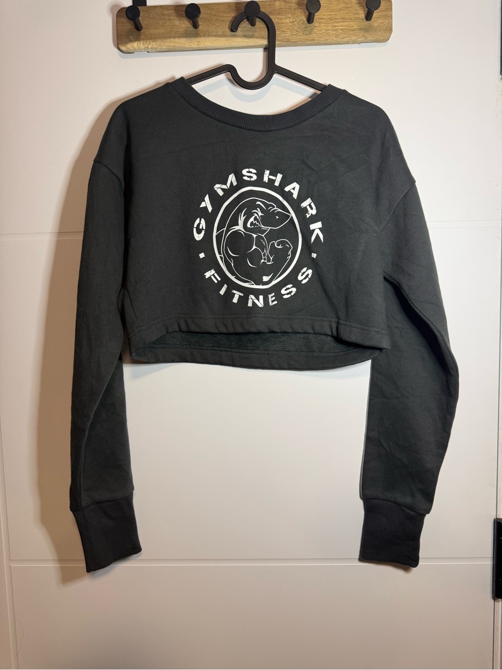 Gymshark Black Cropped Logo Sweatshirt - Women